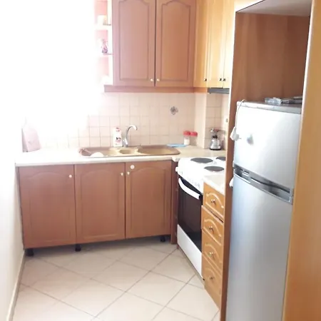 Ari's 2 Apartment
